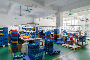 GUANGDONG YUHUA PLAYING CARDS CO.,LTD. manufacturer production line